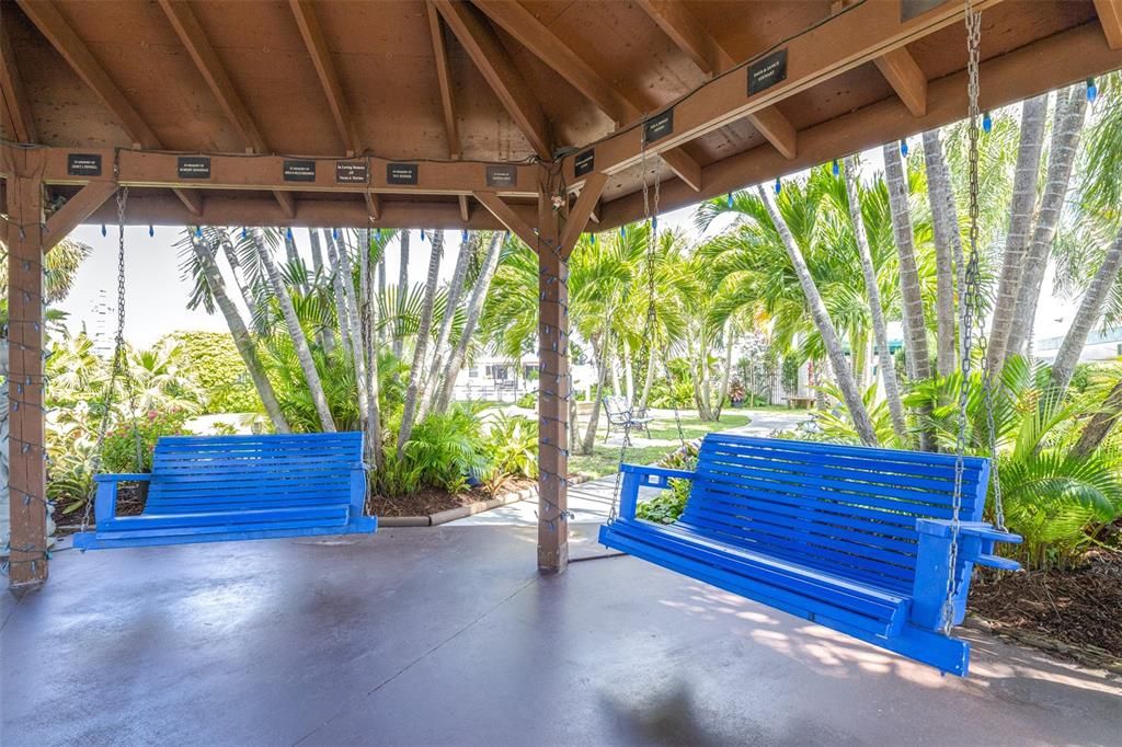 For Sale: $110,000 (2 beds, 2 baths, 960 Square Feet)