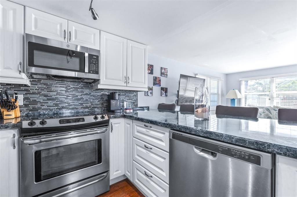 For Sale: $110,000 (2 beds, 2 baths, 960 Square Feet)