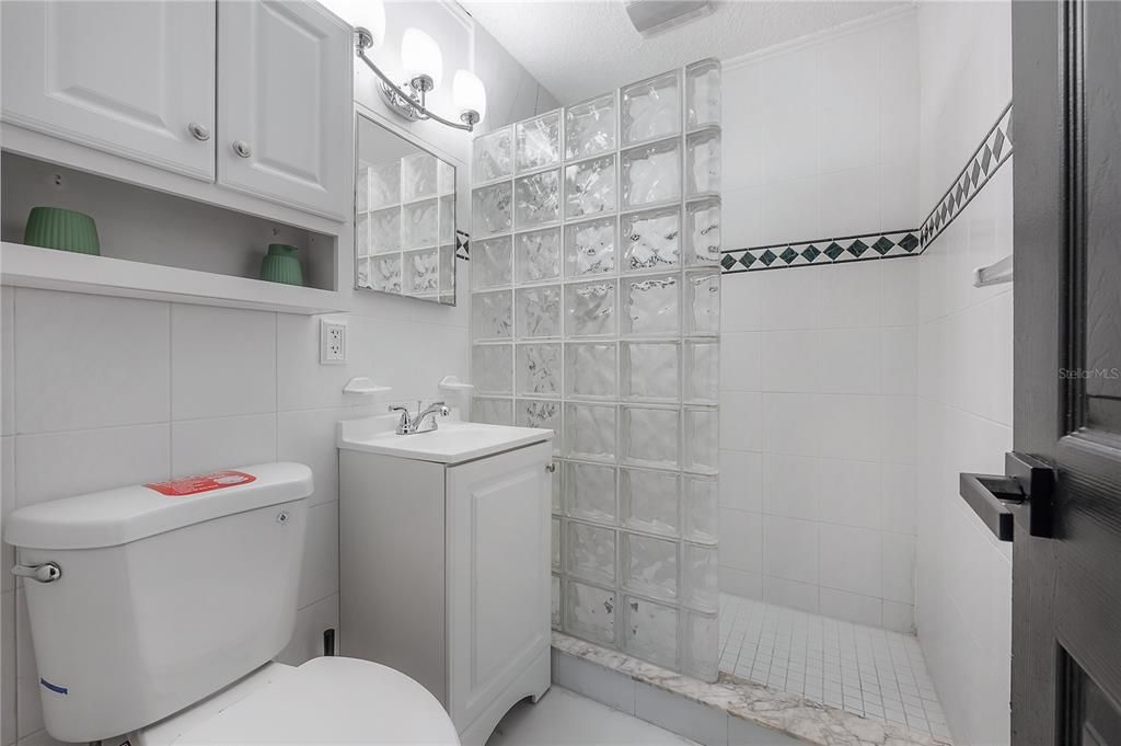 На продажу: $829,000 (3 спален, 2 ванн, 1638 Квадратных фут)