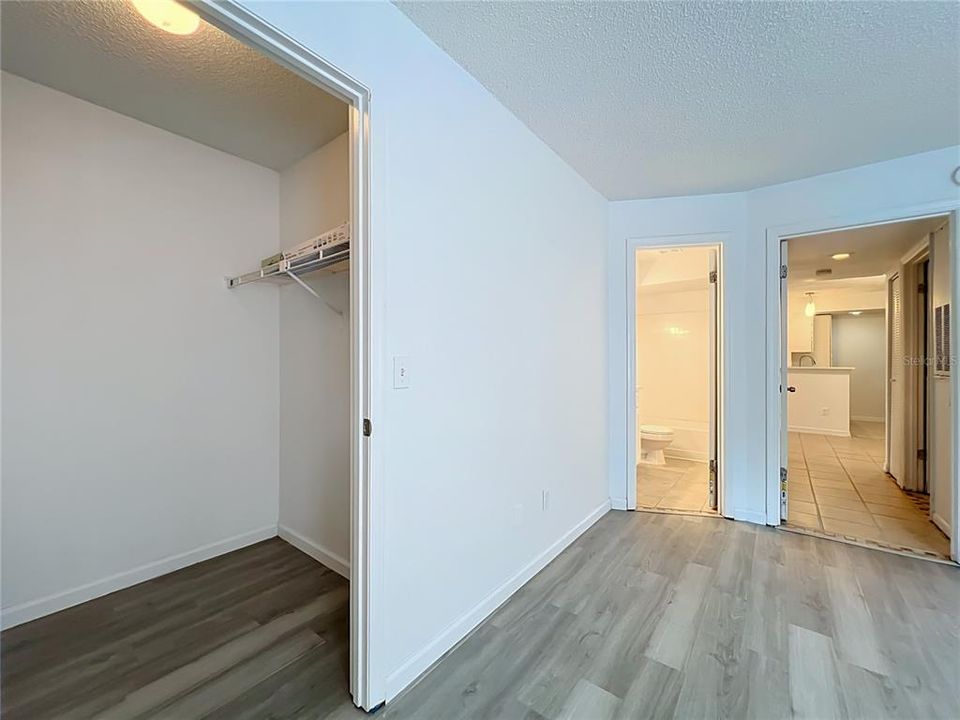 На продажу: $565,000 (5 спален, 0 ванн, 711 Квадратных фут)