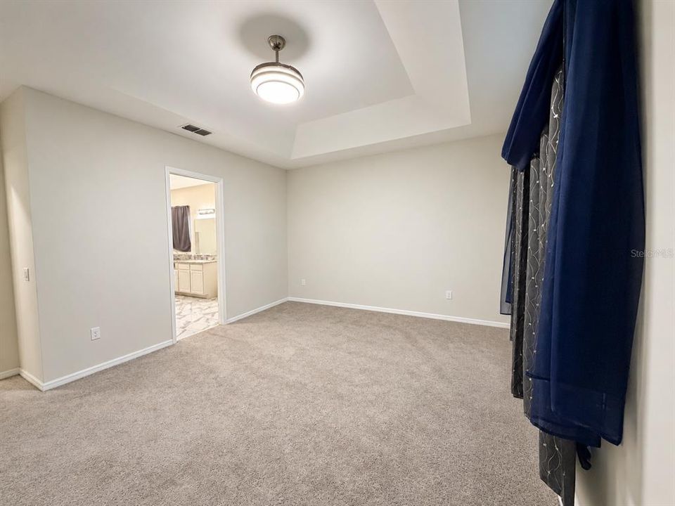 En Venta: $869,000 (5 camas, 4 baños, 3118 Pies cuadrados)