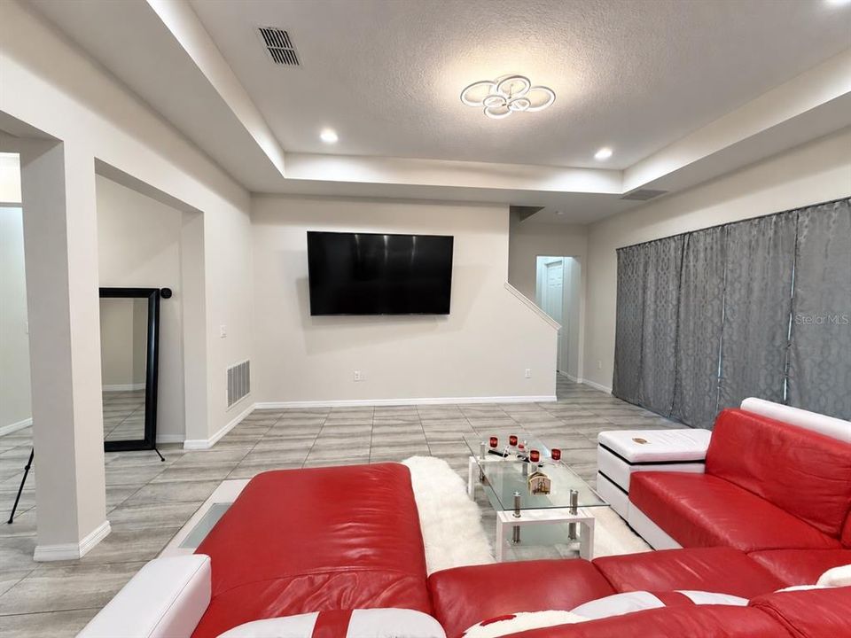 En Venta: $869,000 (5 camas, 4 baños, 3118 Pies cuadrados)