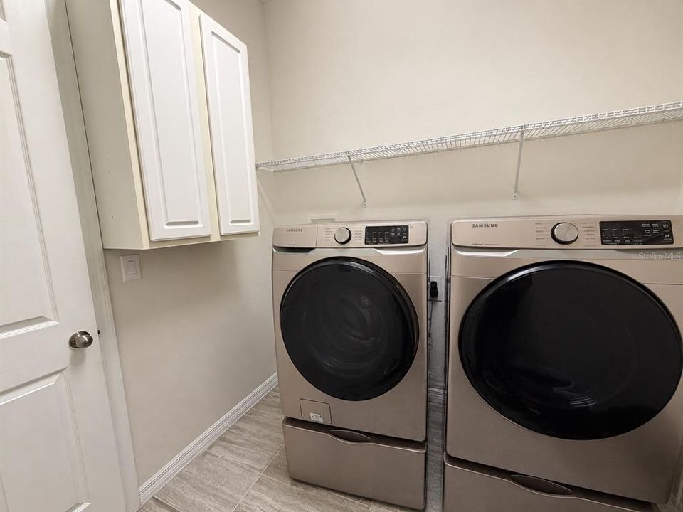 En Venta: $869,000 (5 camas, 4 baños, 3118 Pies cuadrados)