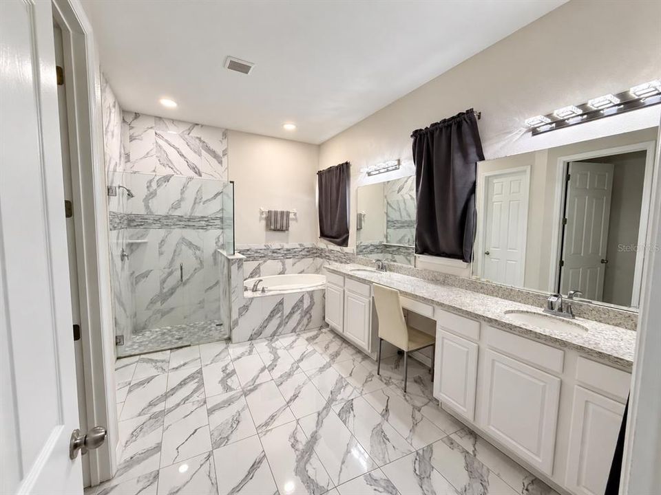En Venta: $869,000 (5 camas, 4 baños, 3118 Pies cuadrados)