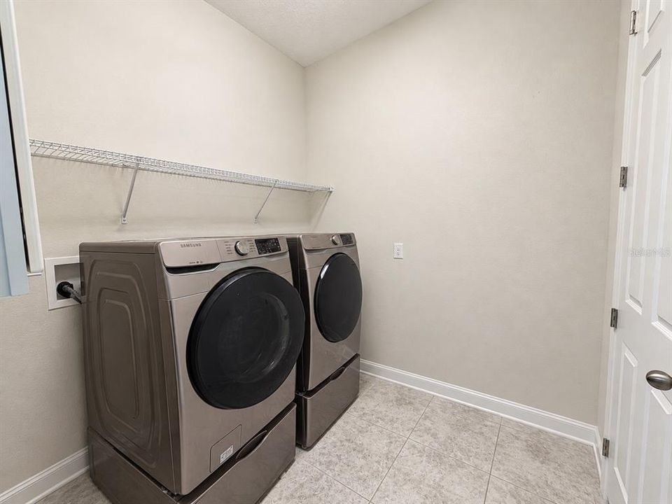 En Venta: $869,000 (5 camas, 4 baños, 3118 Pies cuadrados)