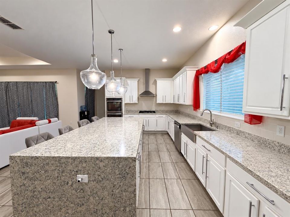 En Venta: $869,000 (5 camas, 4 baños, 3118 Pies cuadrados)