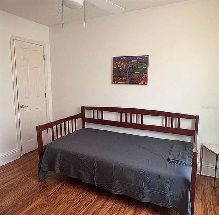 На продажу: $369,900 (3 спален, 2 ванн, 980 Квадратных фут)