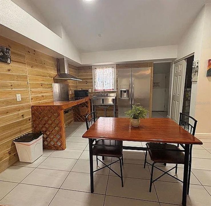 На продажу: $369,900 (3 спален, 2 ванн, 980 Квадратных фут)