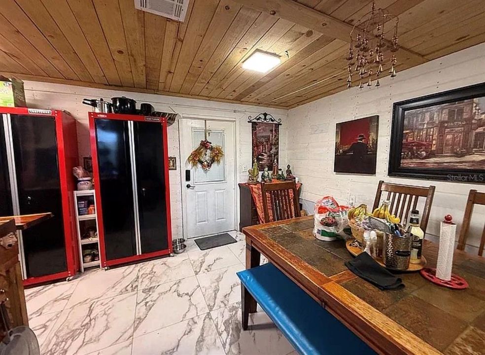 На продажу: $369,900 (3 спален, 2 ванн, 980 Квадратных фут)