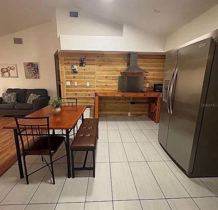 На продажу: $369,900 (3 спален, 2 ванн, 980 Квадратных фут)