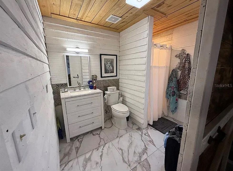 На продажу: $369,900 (3 спален, 2 ванн, 980 Квадратных фут)