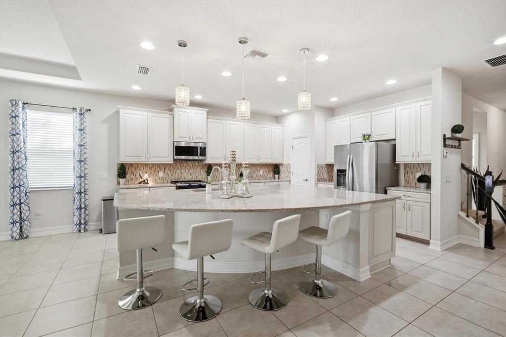 For Sale: $774,900 (4 beds, 3 baths, 3013 Square Feet)