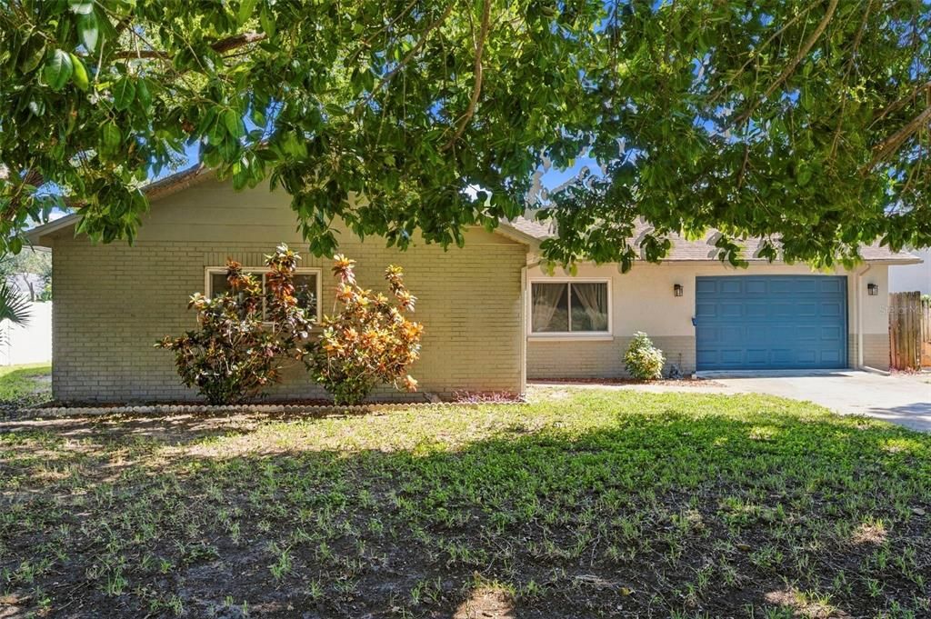 For Sale: $449,000 (3 beds, 3 baths, 1614 Square Feet)