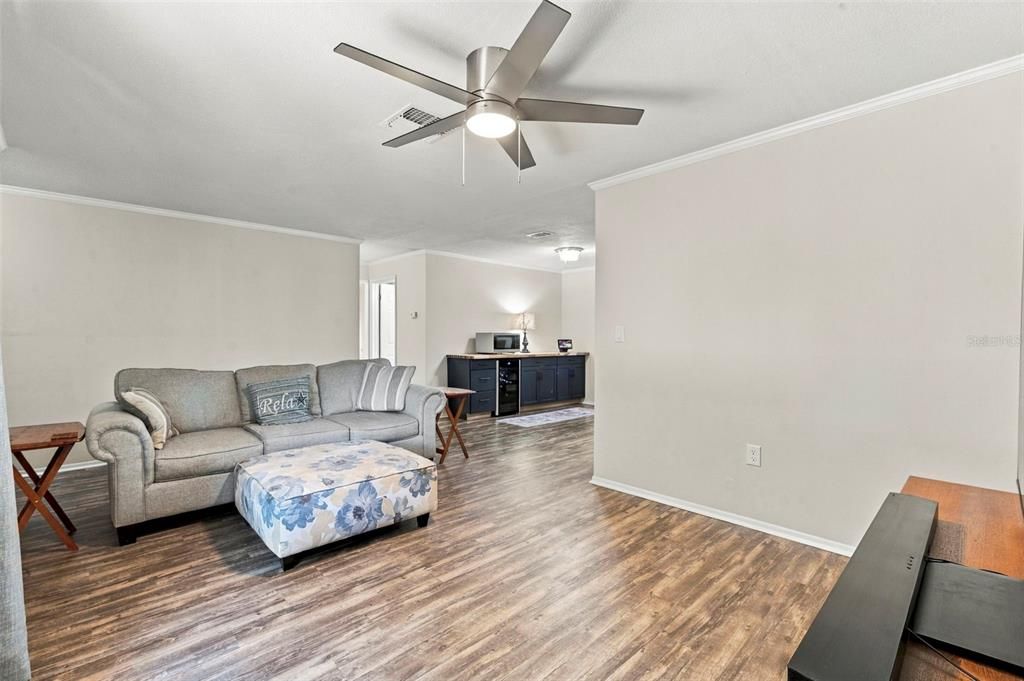 For Sale: $449,000 (3 beds, 3 baths, 1614 Square Feet)