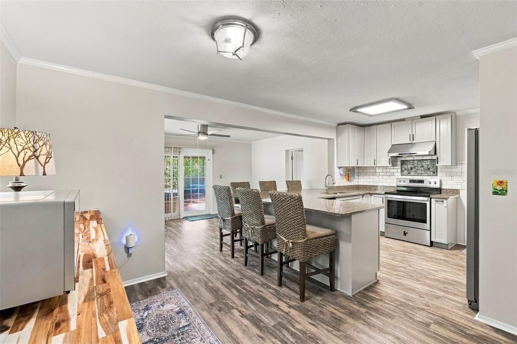 For Sale: $449,000 (3 beds, 3 baths, 1614 Square Feet)