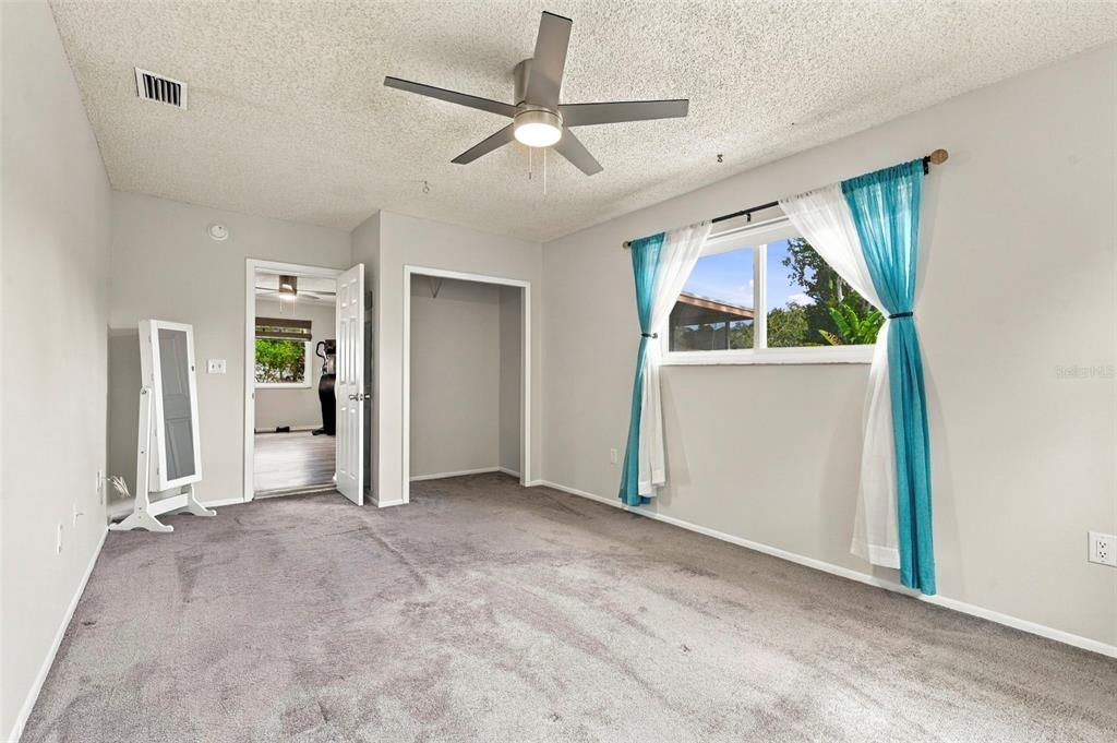 For Sale: $449,000 (3 beds, 3 baths, 1614 Square Feet)