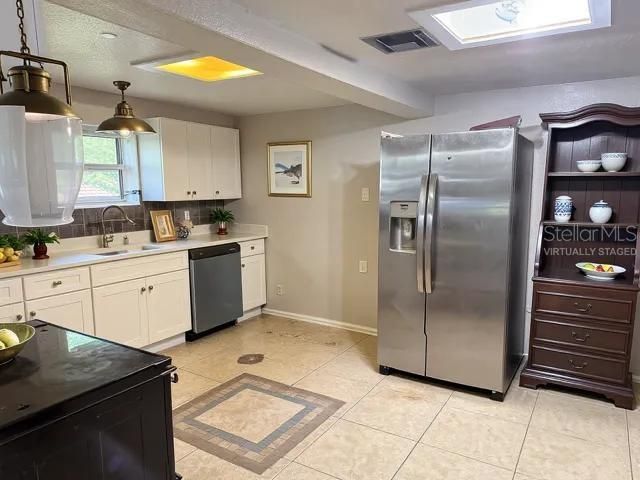 En Venta: $410,000 (3 camas, 2 baños, 1320 Pies cuadrados)