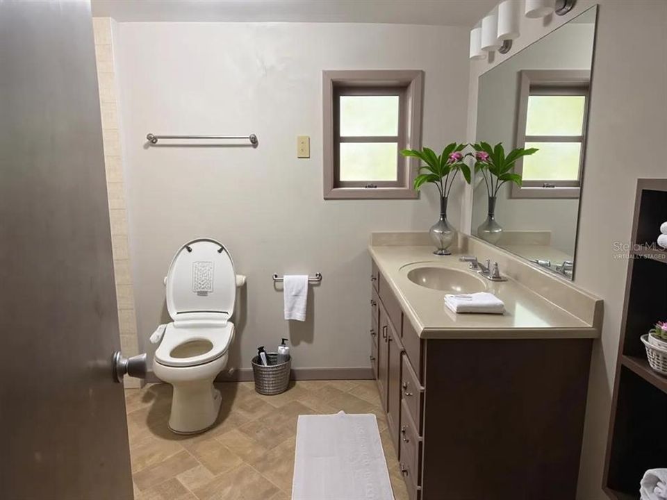En Venta: $410,000 (3 camas, 2 baños, 1320 Pies cuadrados)