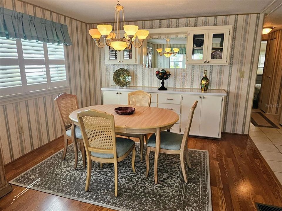 En Venta: $164,800 (2 camas, 2 baños, 1180 Pies cuadrados)