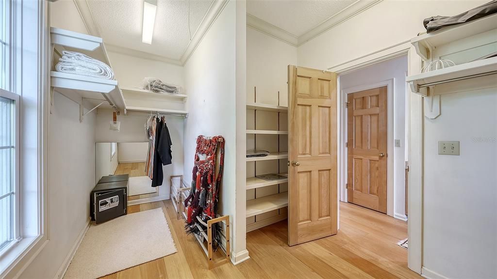 En Venta: $775,000 (2 camas, 2 baños, 2071 Pies cuadrados)