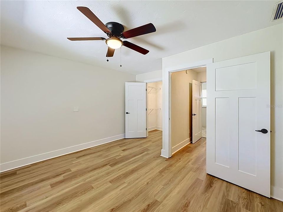 En Venta: $289,900 (4 camas, 3 baños, 1794 Pies cuadrados)