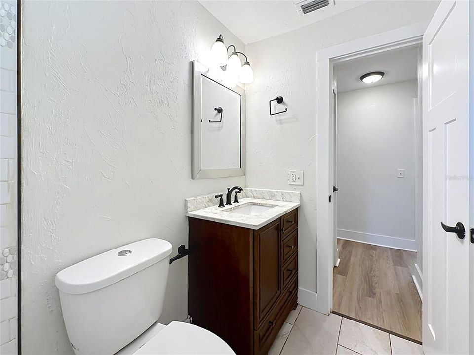En Venta: $289,900 (4 camas, 3 baños, 1794 Pies cuadrados)