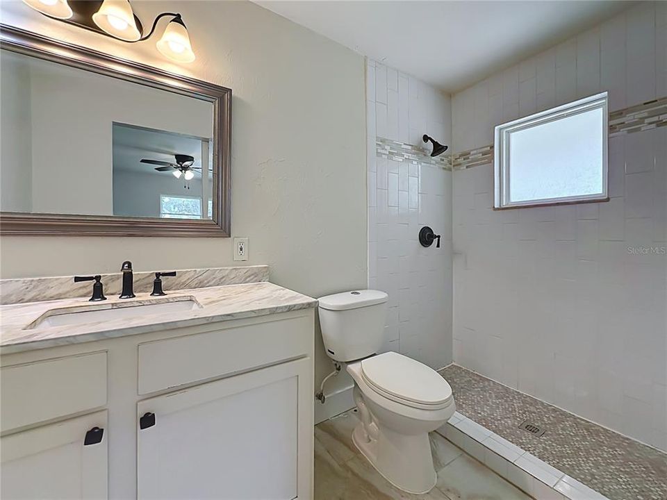 En Venta: $289,900 (4 camas, 3 baños, 1794 Pies cuadrados)