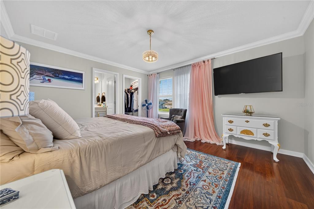 En Venta: $725,000 (5 camas, 3 baños, 2900 Pies cuadrados)
