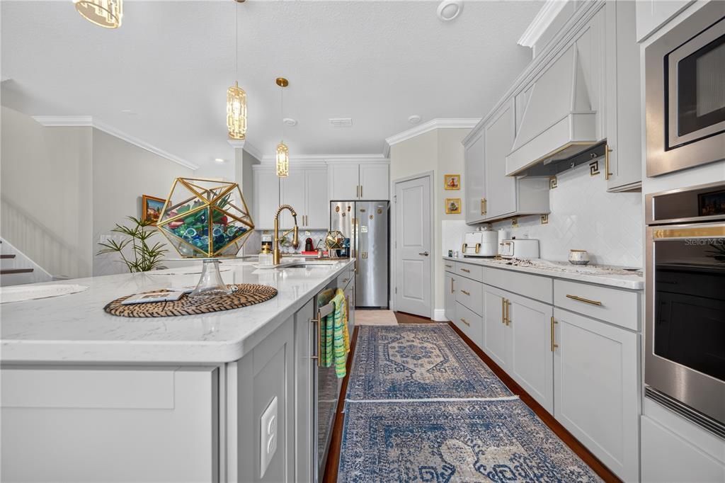 En Venta: $725,000 (5 camas, 3 baños, 2900 Pies cuadrados)
