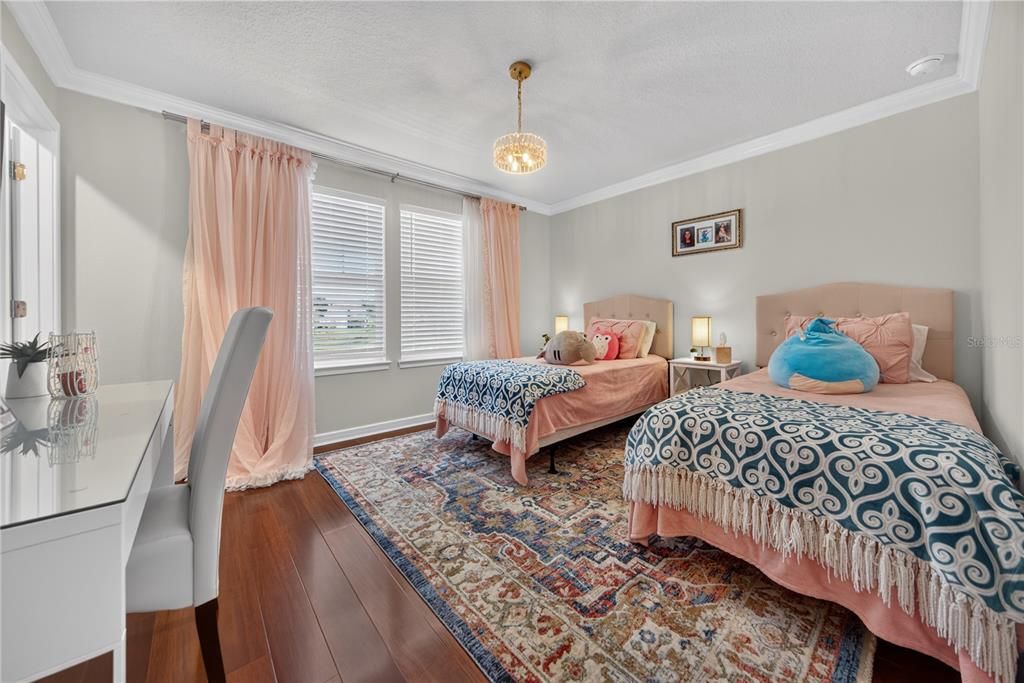 En Venta: $725,000 (5 camas, 3 baños, 2900 Pies cuadrados)