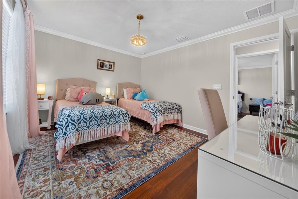 En Venta: $725,000 (5 camas, 3 baños, 2900 Pies cuadrados)