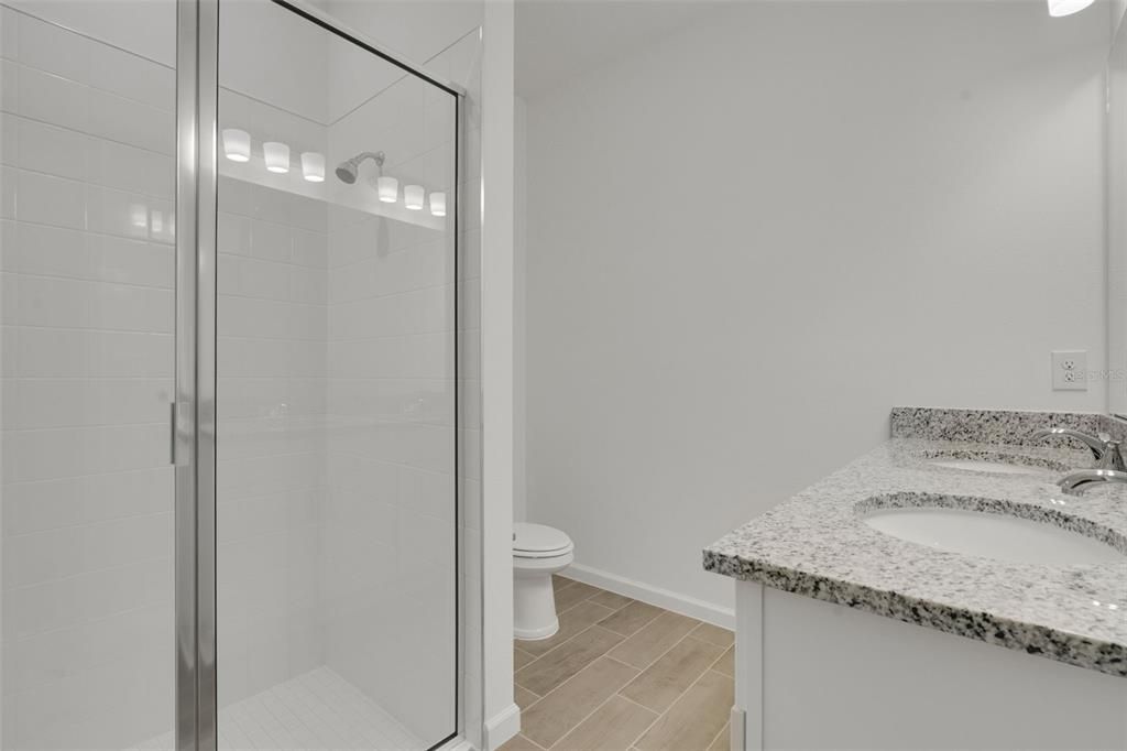 На продажу: $299,990 (4 спален, 2 ванн, 1625 Квадратных фут)
