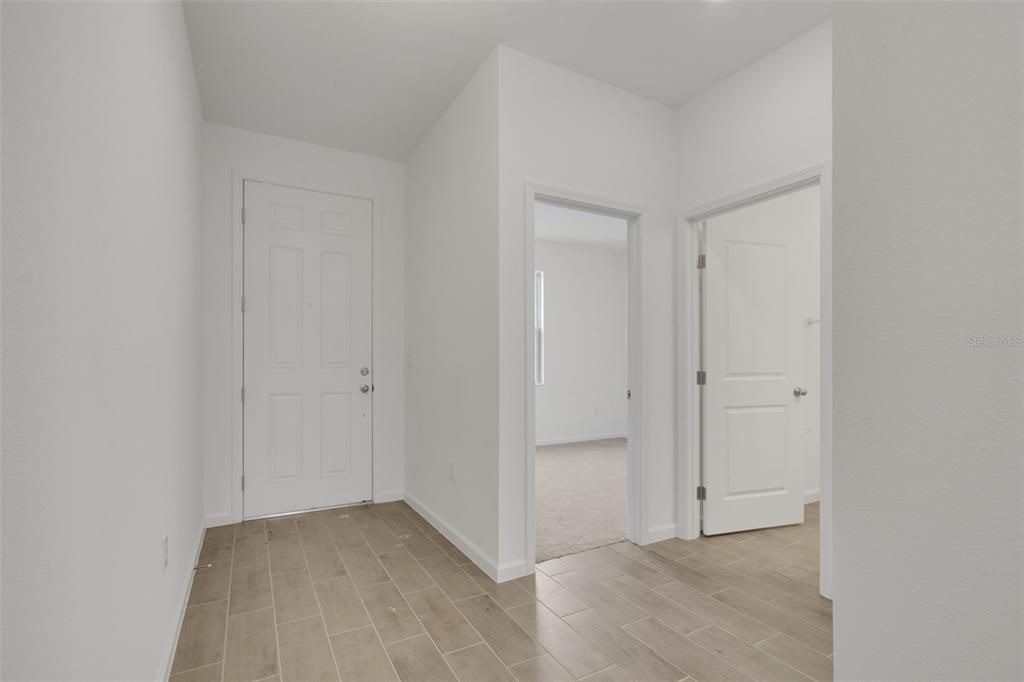 На продажу: $299,990 (4 спален, 2 ванн, 1625 Квадратных фут)