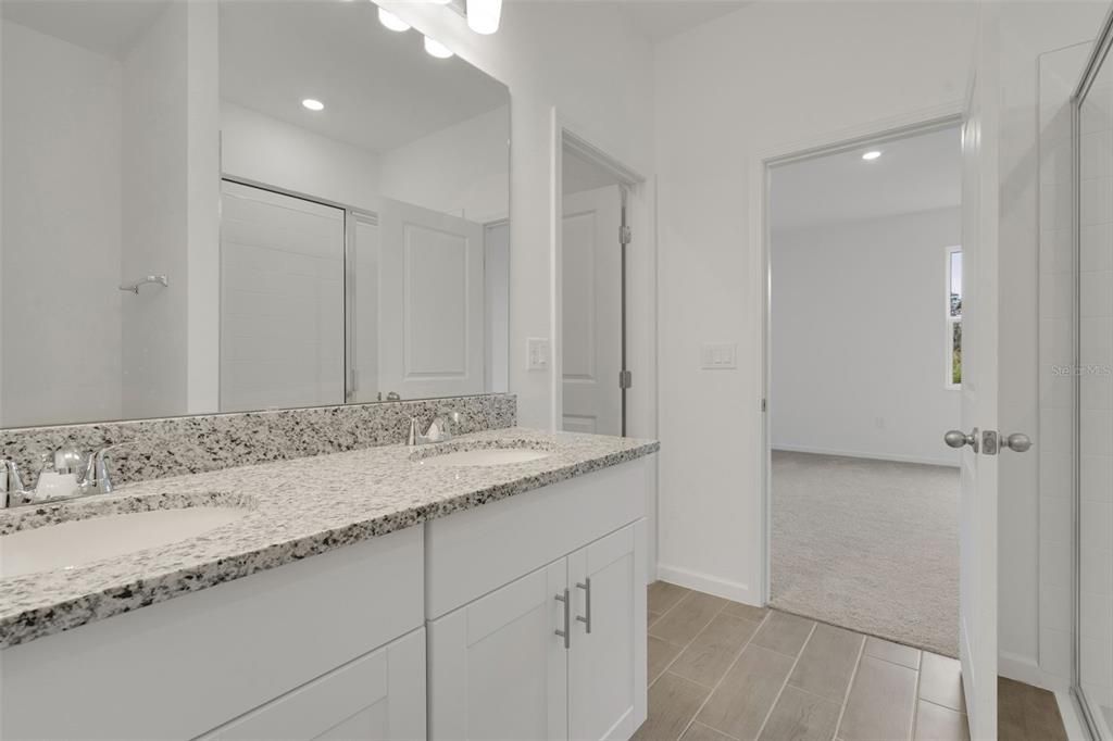 На продажу: $299,990 (4 спален, 2 ванн, 1625 Квадратных фут)