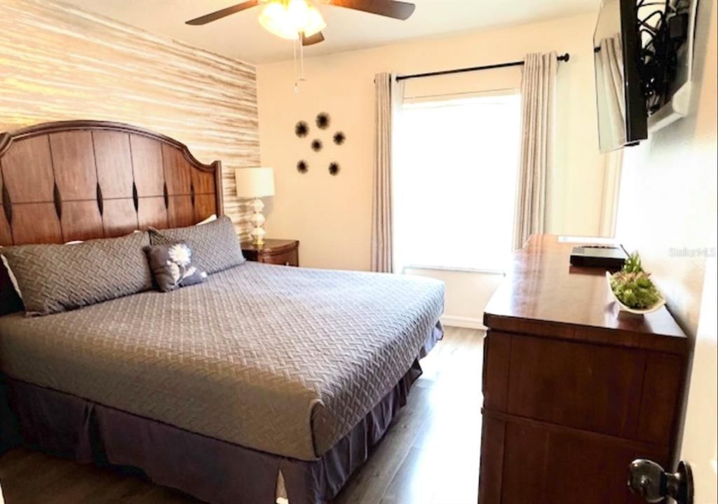 En Venta: $274,900 (3 camas, 2 baños, 1295 Pies cuadrados)