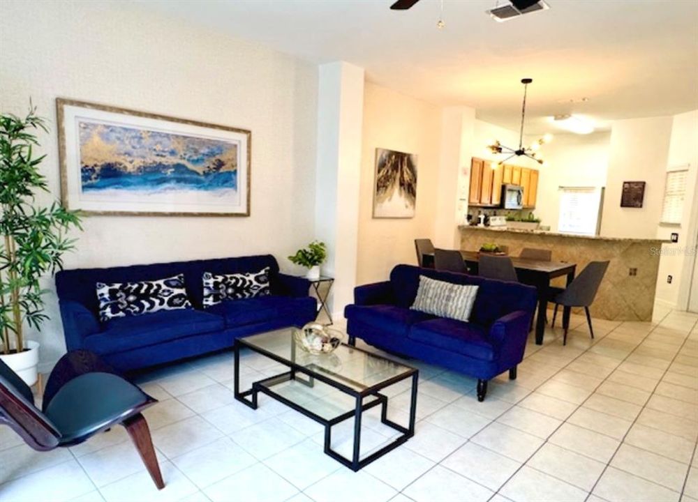 En Venta: $274,900 (3 camas, 2 baños, 1295 Pies cuadrados)