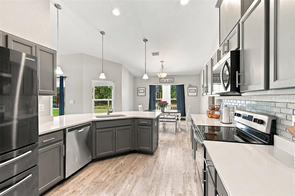 For Sale: $425,000 (4 beds, 2 baths, 1911 Square Feet)