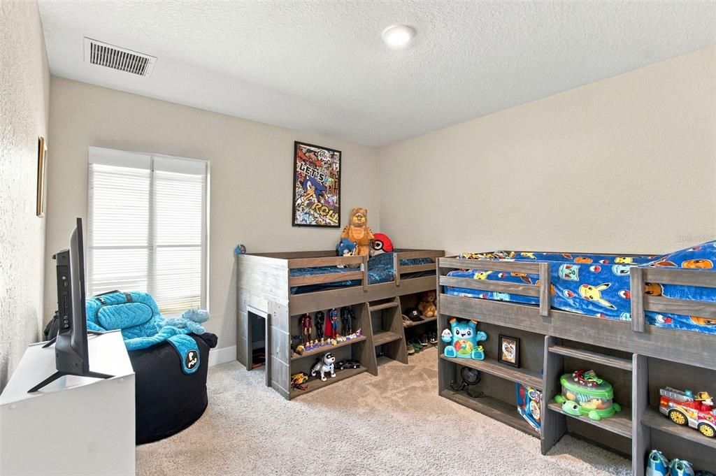 For Sale: $425,000 (4 beds, 2 baths, 1911 Square Feet)