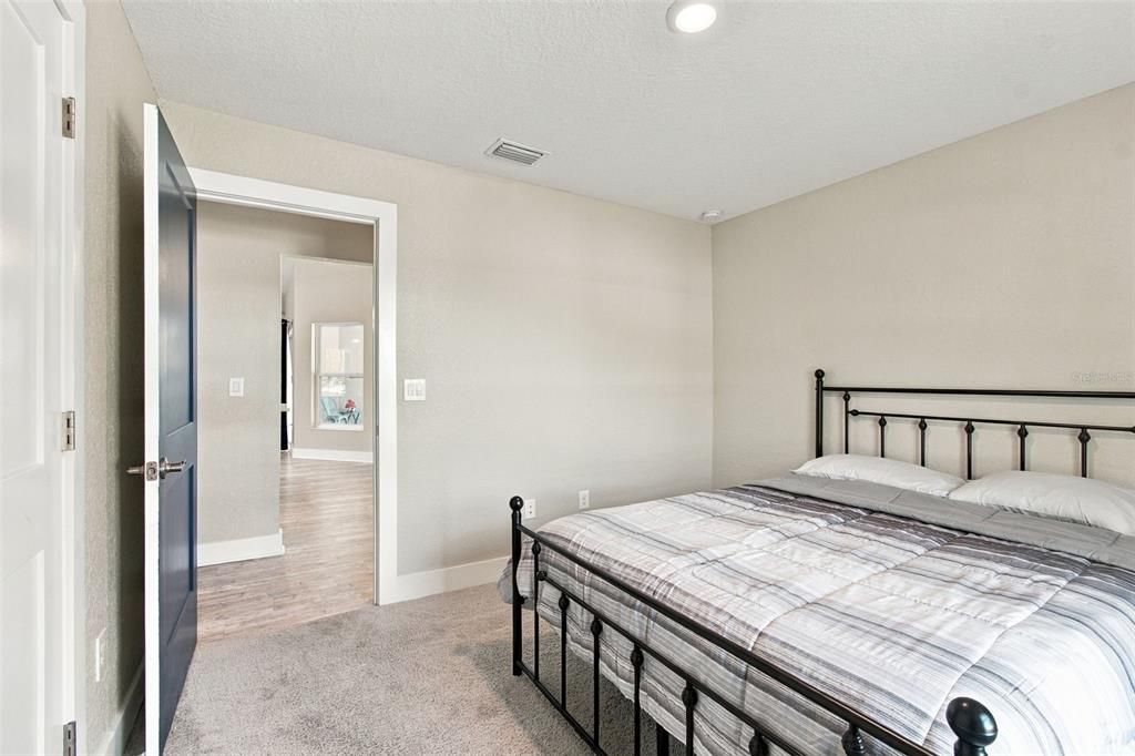 For Sale: $425,000 (4 beds, 2 baths, 1911 Square Feet)
