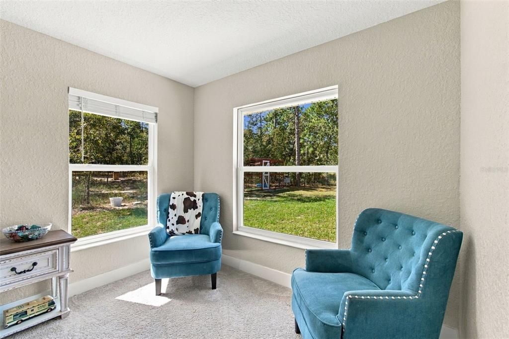 For Sale: $425,000 (4 beds, 2 baths, 1911 Square Feet)