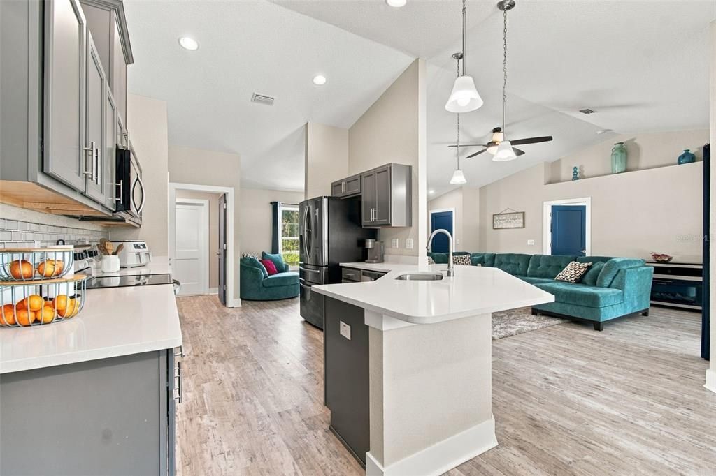 For Sale: $425,000 (4 beds, 2 baths, 1911 Square Feet)