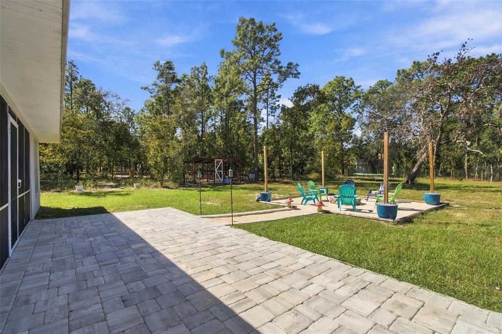 For Sale: $425,000 (4 beds, 2 baths, 1911 Square Feet)