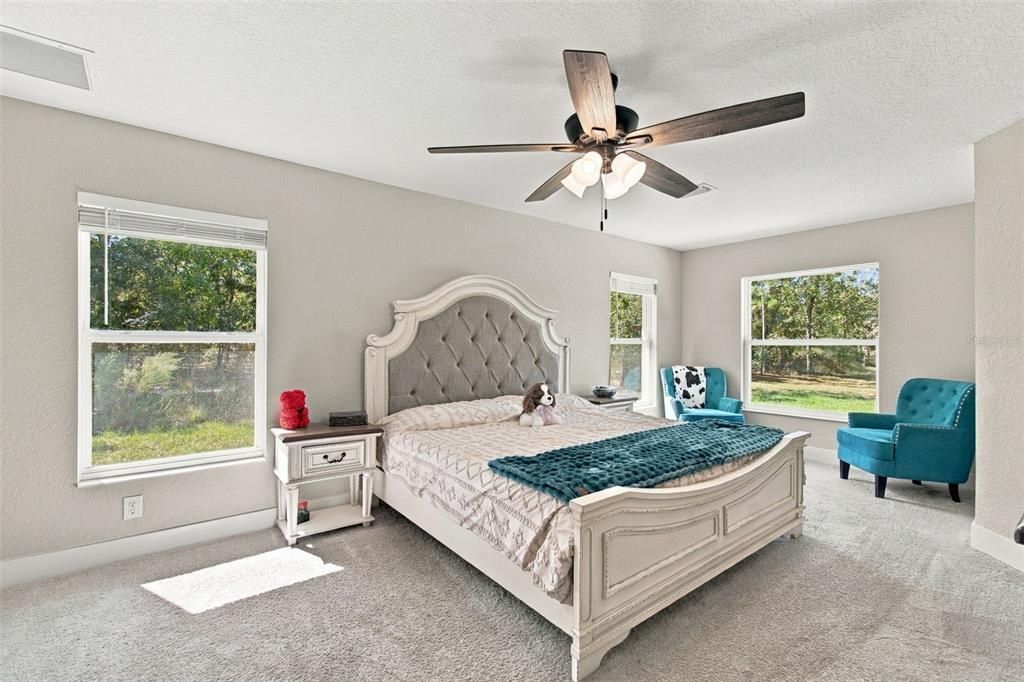 For Sale: $425,000 (4 beds, 2 baths, 1911 Square Feet)