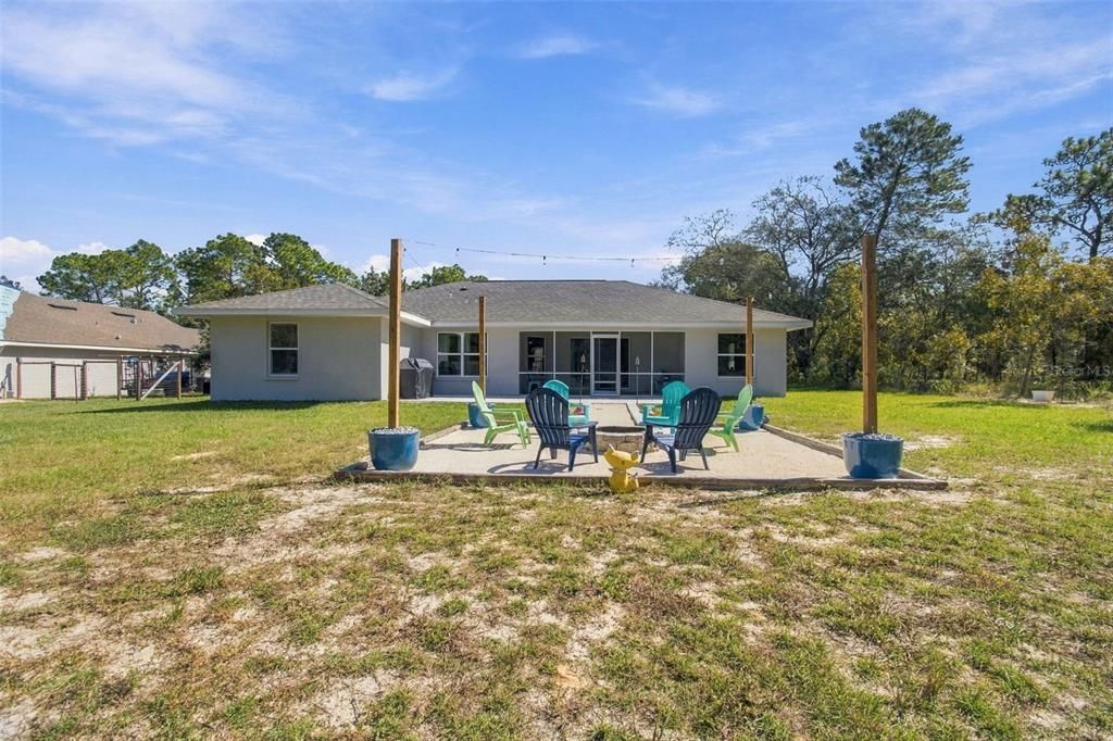 For Sale: $425,000 (4 beds, 2 baths, 1911 Square Feet)