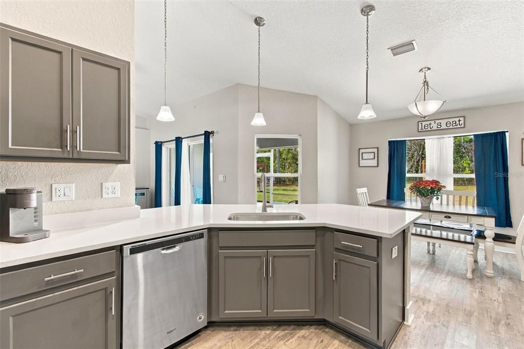 For Sale: $425,000 (4 beds, 2 baths, 1911 Square Feet)