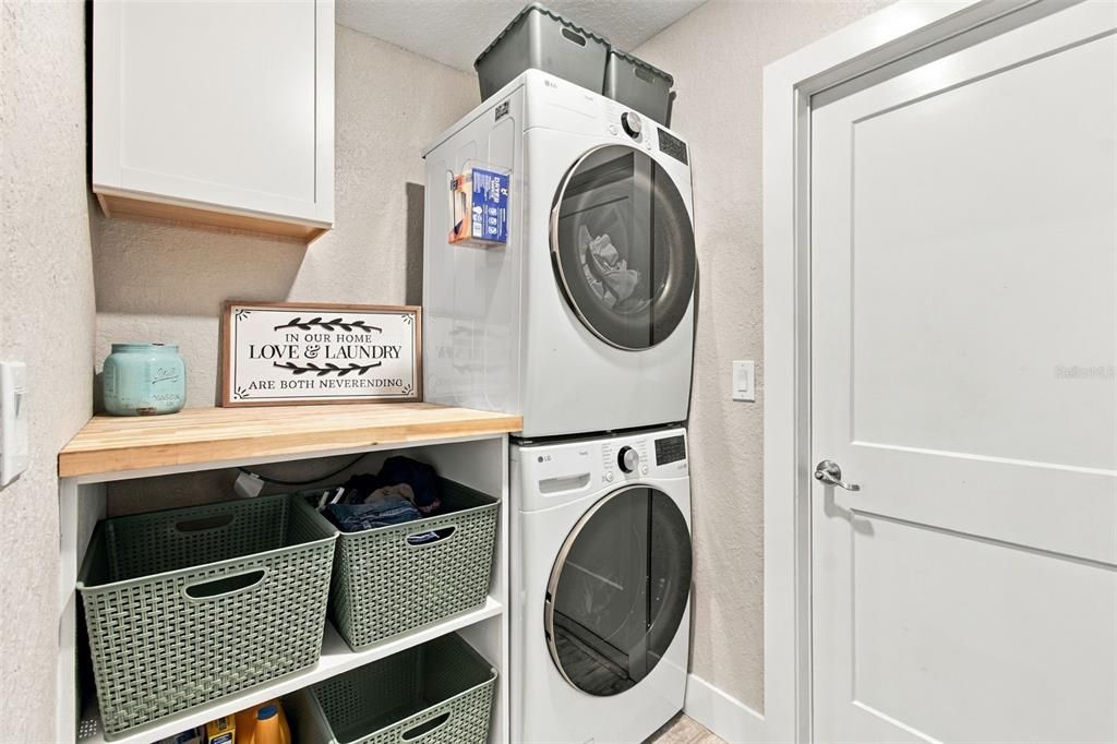 For Sale: $425,000 (4 beds, 2 baths, 1911 Square Feet)