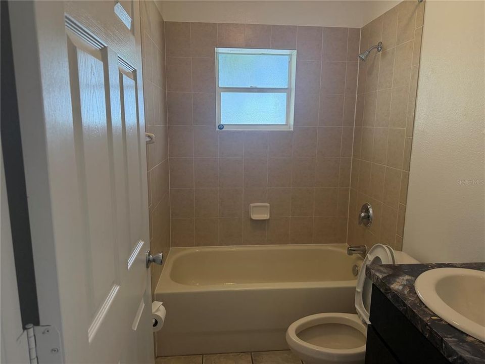 For Rent: $2,250 (2 beds, 2 baths, 950 Square Feet)
