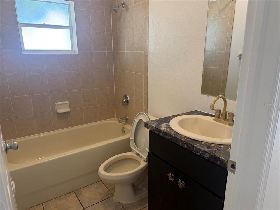 For Rent: $2,250 (2 beds, 2 baths, 950 Square Feet)
