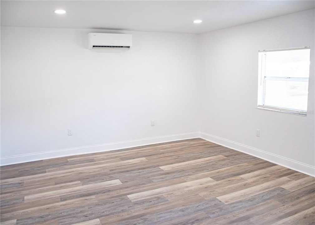 For Sale: $439,000 (4 beds, 2 baths, 2070 Square Feet)