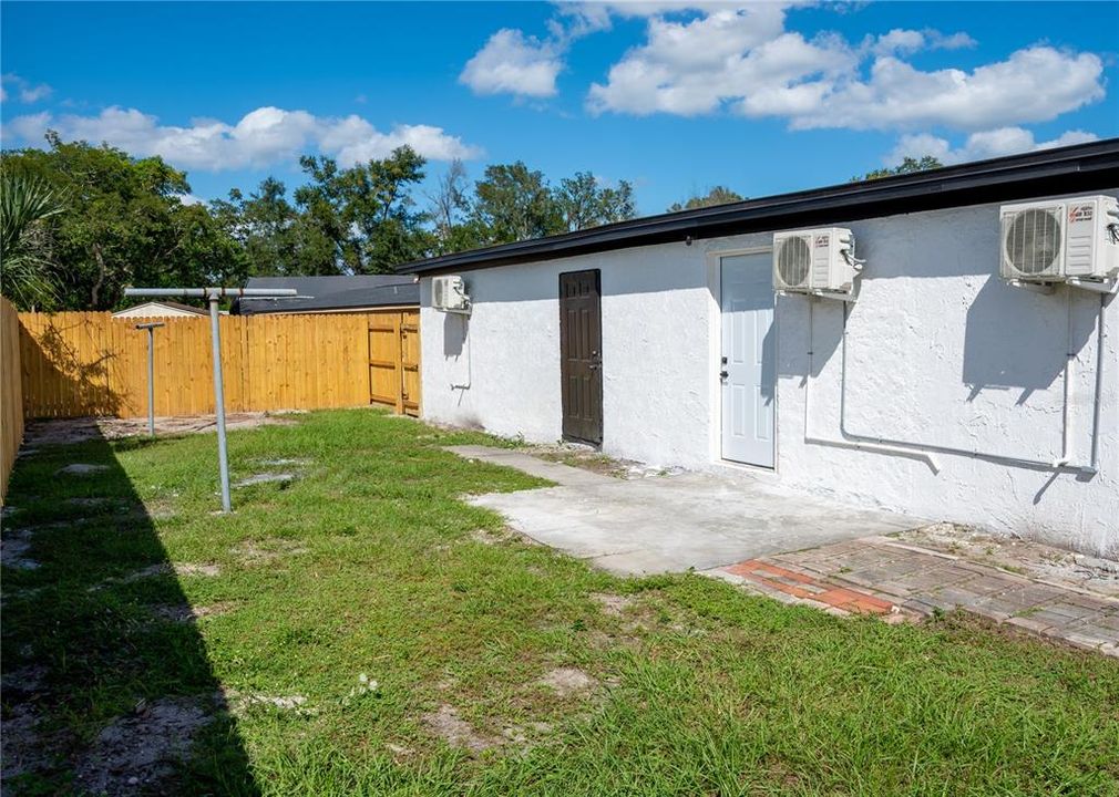 For Sale: $439,000 (4 beds, 2 baths, 2070 Square Feet)